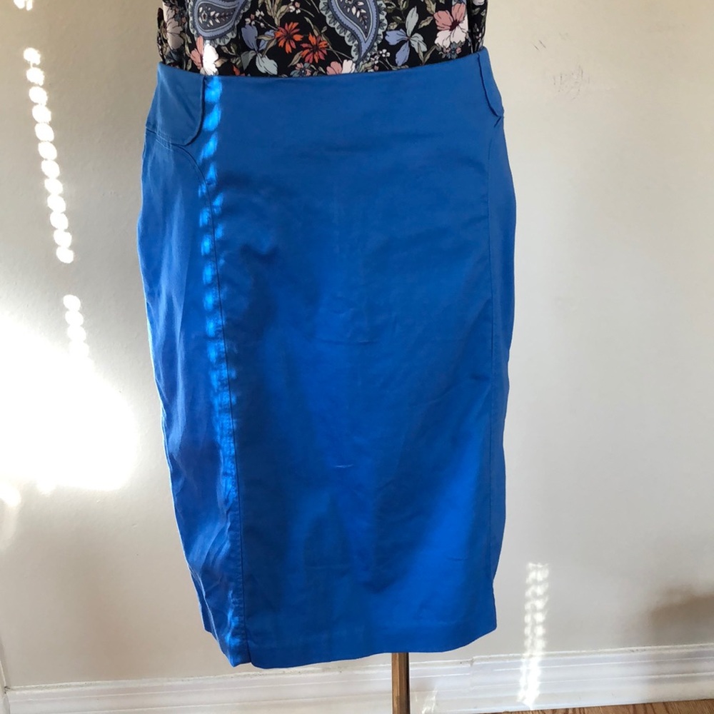 New York & Company Stretch Skirt. Size 6.